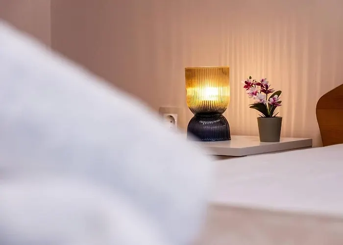 2bdrm Апартамент *