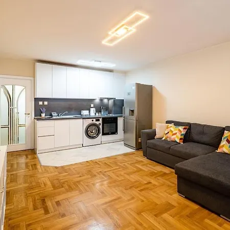 2bdrm דירה וארנה