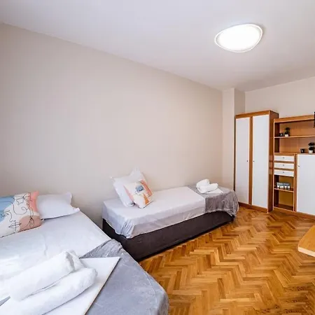 2bdrm וארנה