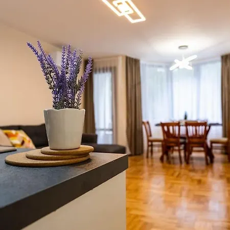 Apartmán 2bdrm Varna